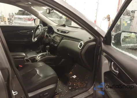 2015 Nissan Rogue S/Sl/Sv z USA, uszkodzony, nr VIN 5N1AT2MV1FC918436